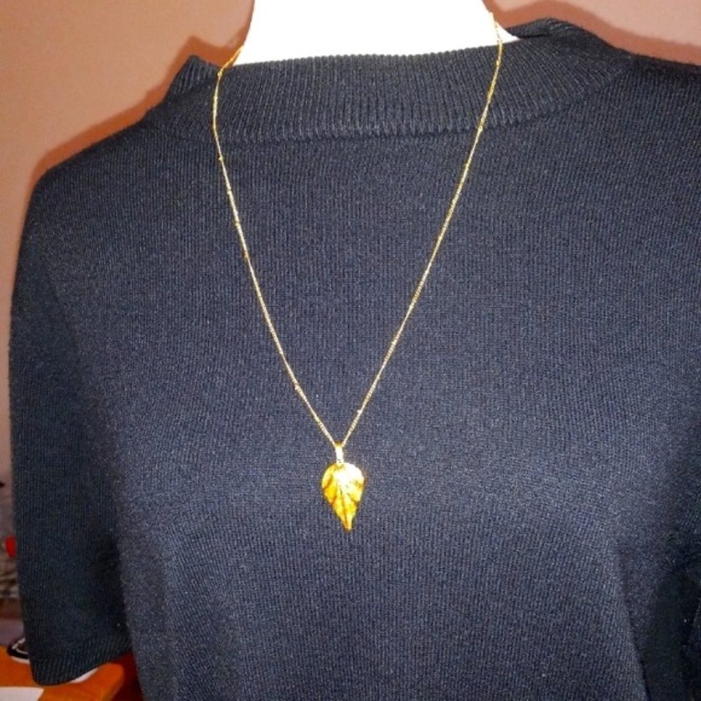 Pendant Leaf Fashion Opera Necklace 27"
